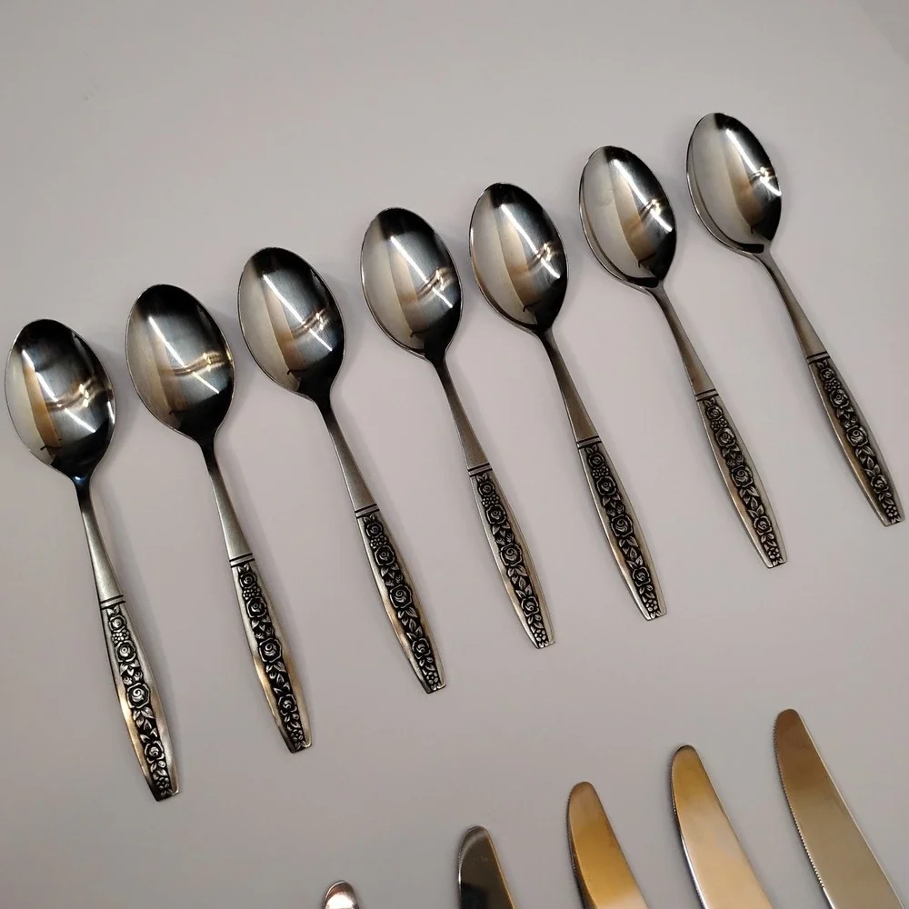 NORTHLAND FLORAL PANEL STAINLESS‎ FLATWARE KOREA 21 Pieces
